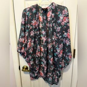 Floral Shawl / Kimono NWOT